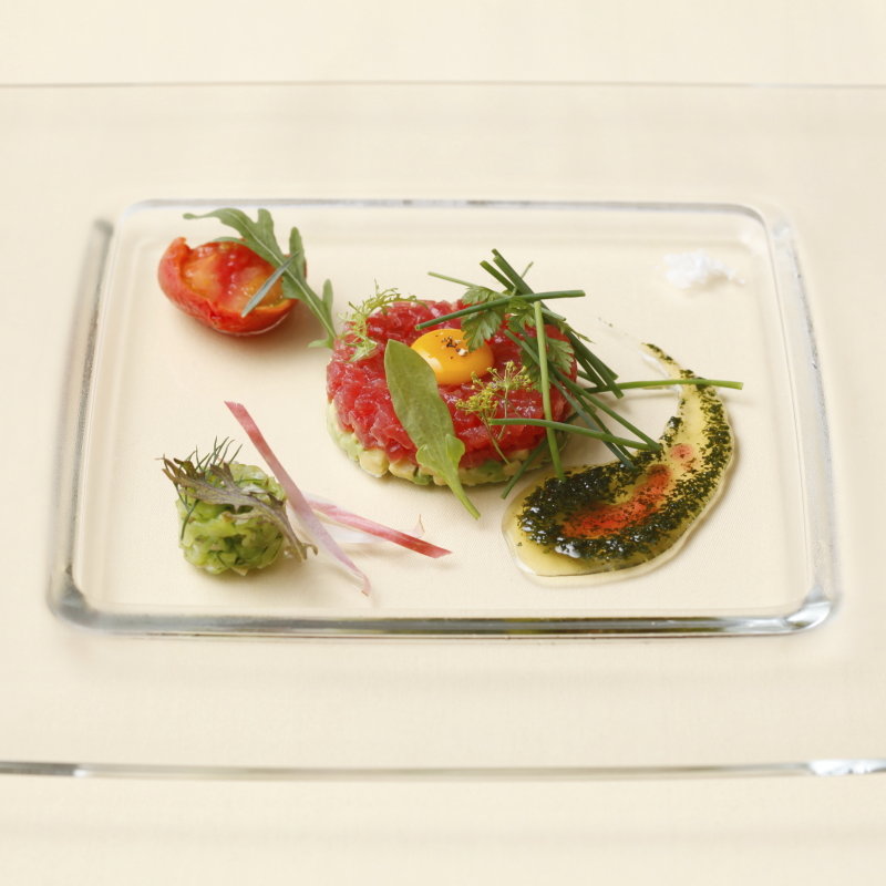 マグロとアボカドのタルタル(シェ松尾・青山サロン)