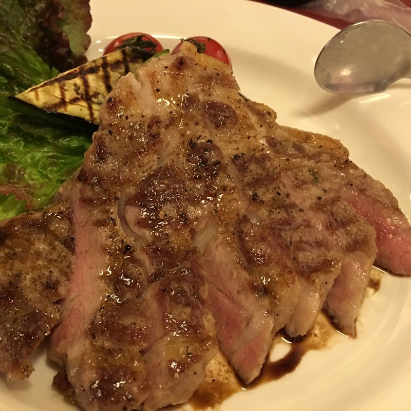 豚肩ロースのグリル サラダ添え(ピッツェリア ルミーノ （Lumino）)