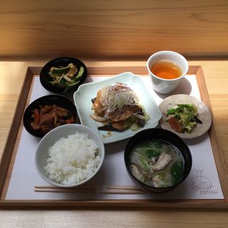 豚の生姜焼き定食(kamado)