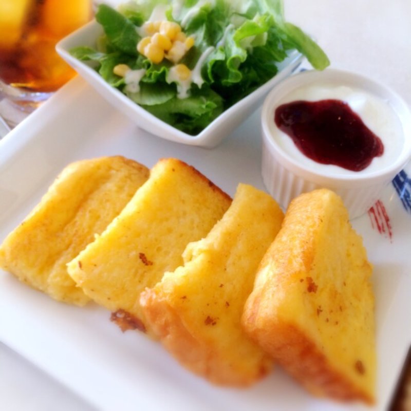 モーニングセットB(トラベルカフェ 天王洲アイルシーフォートスクエア店 （【旧店名】アルトゥーレ トラベルカフェ）)