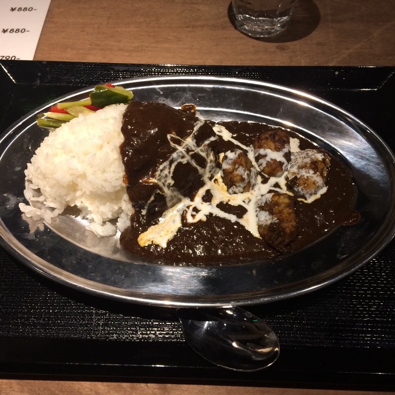 牛タンつくねカレー(漁師直送まぐろ専門ヒガシノマグロ)