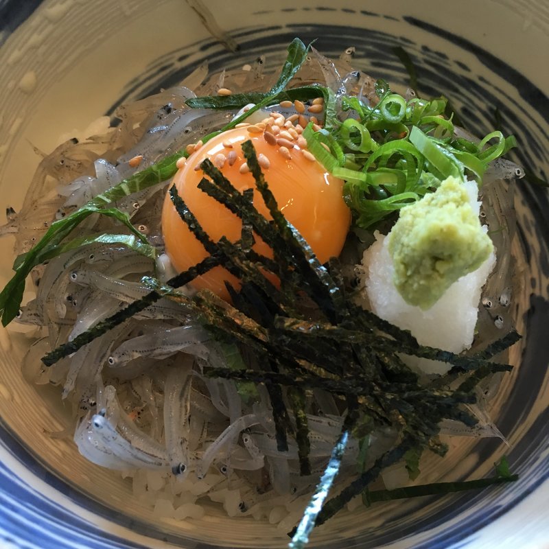 生しらす丼(浜ちどり)