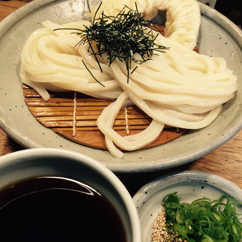 ざるうどん(うどんおよべ )