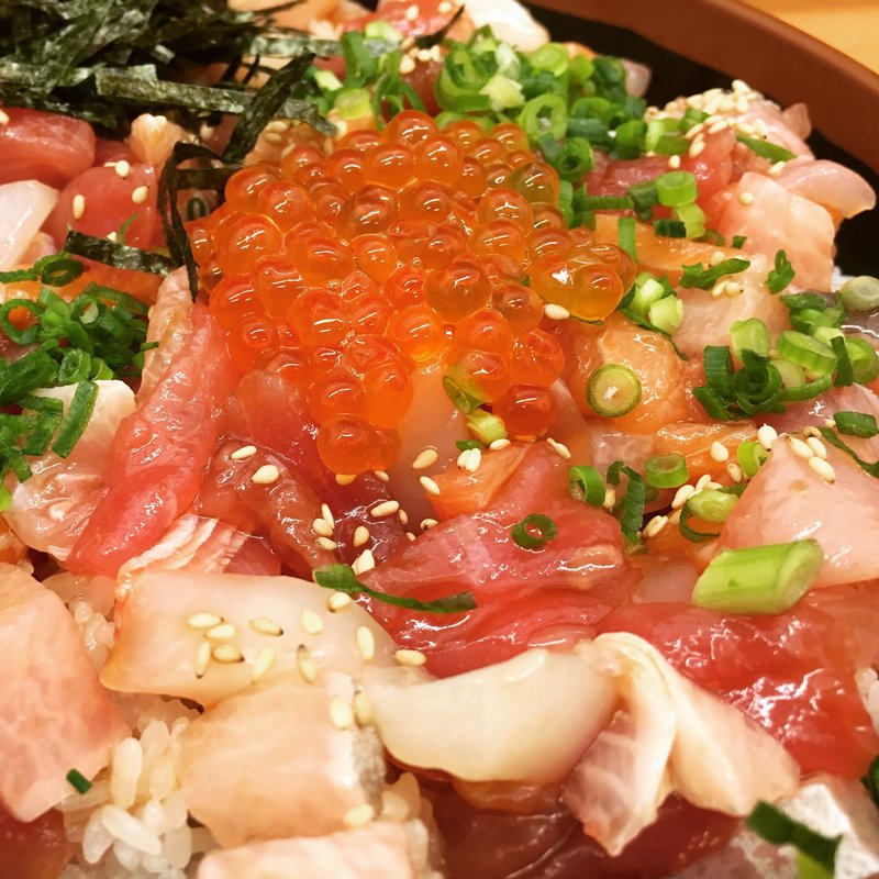 海鮮角切りづけ丼(遊食屋とと兵衛)