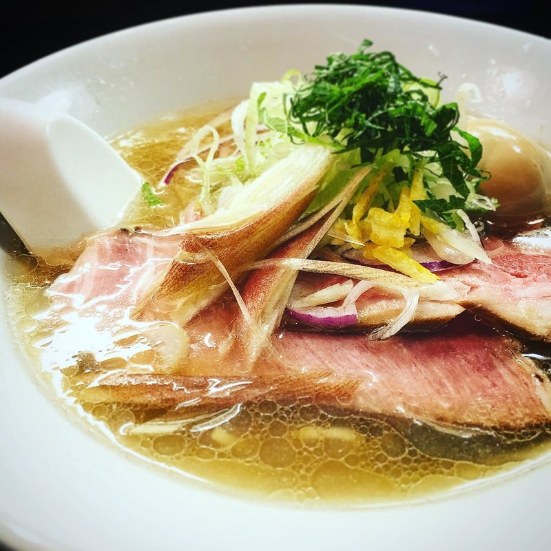 煮干しラーメン(麺処 晴)