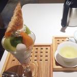 お茶屋のメロンパフェ(京はやしや 西武池袋店)