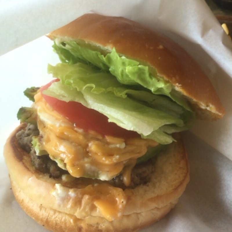 アボガドチーズバーガー(BURGER'S BASE)