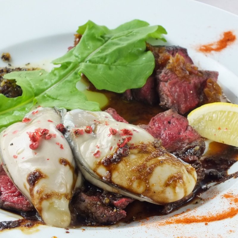 活牡蠣と牛フィレ肉のマリアージュ(オイスターバー バールバールプロペッチョ)