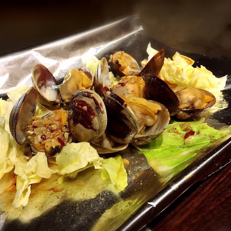 活アサリ(三重 or 愛知)3月末から6月末(鉄板焼よしむら)