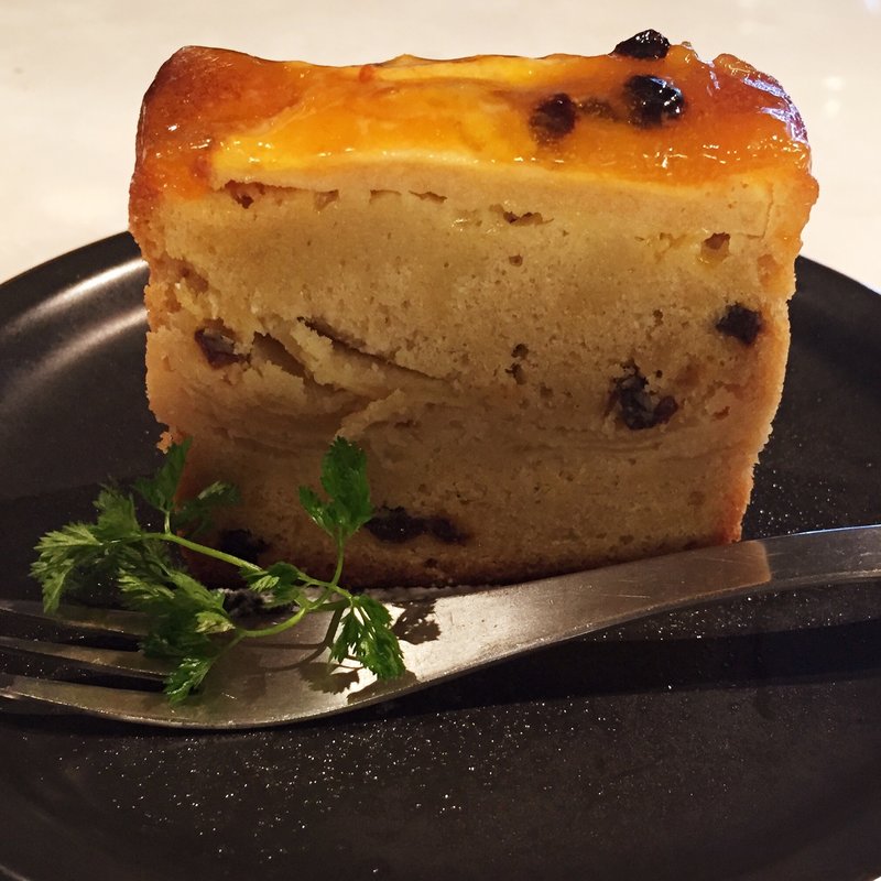 りんごのラムケーキ(バール ヴィータ 天神店)