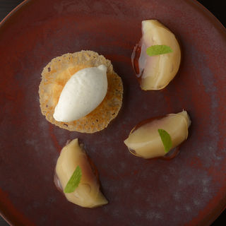 桃のコンポート(Restaurant Le Ginkgo)