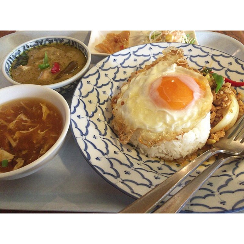 ガパオ ガイ ラァ カオ(SIAM 有楽町店 （シャム）)