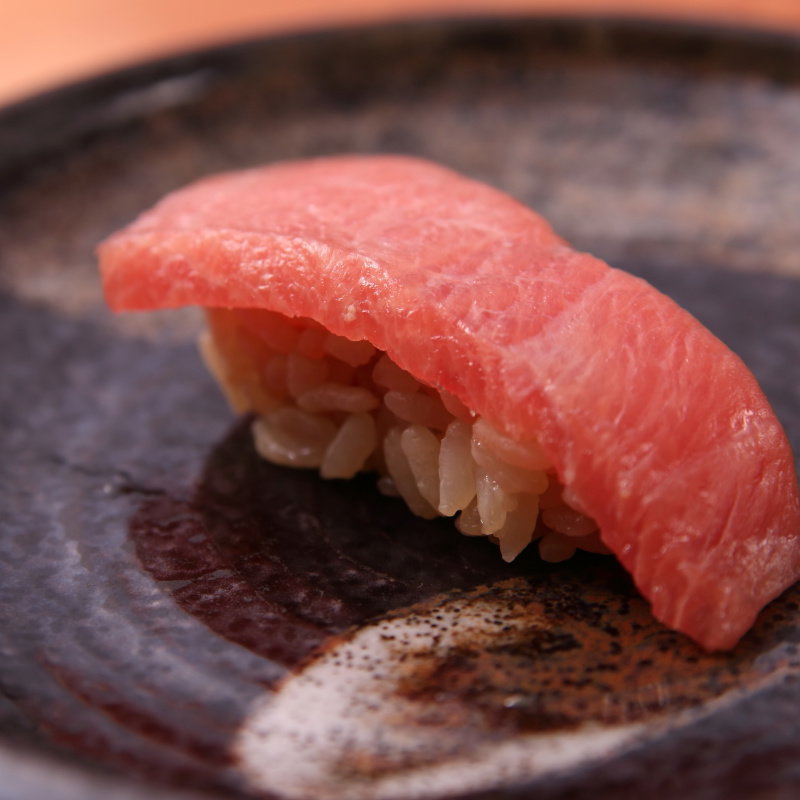 中トロの握り(すし 鯔せ)