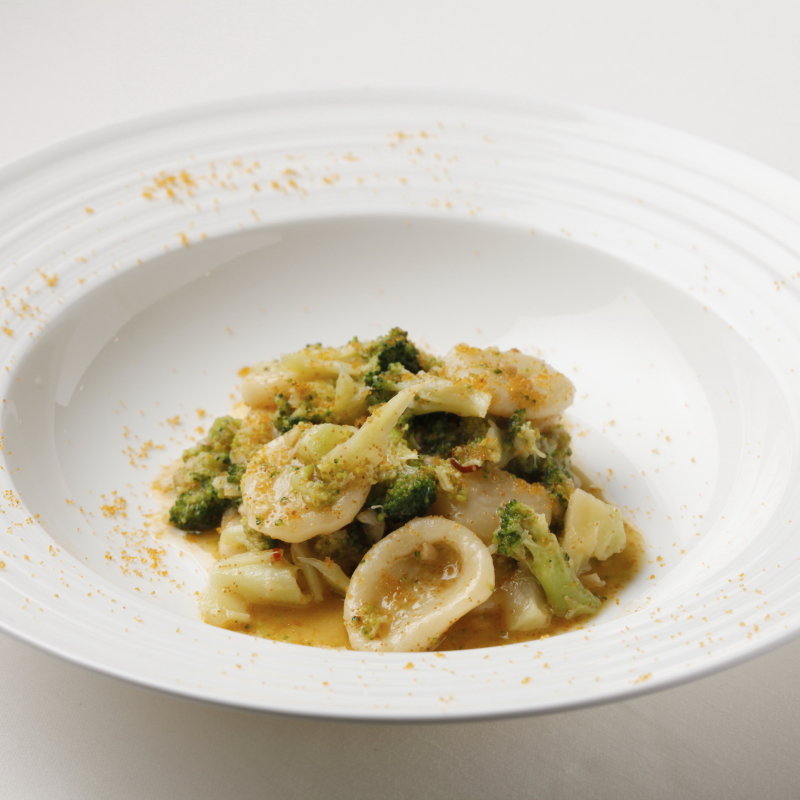 ブロッコリーとからすみのパスタ(アッラ クッチーナ クリオーザ （ALLA CUCINA CURIOSA）)