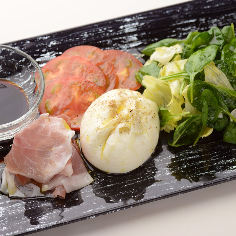 カプレーゼ　生ハム(カリエラ)