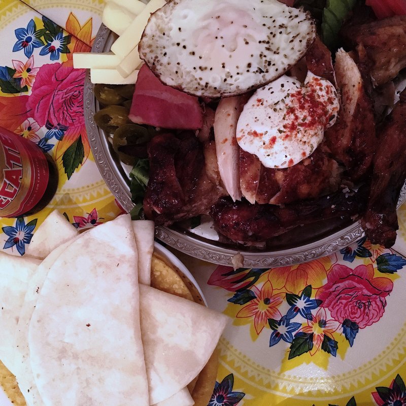 墨国回転鶏 バブル盛り(墨国回転鶏酒場 梅田茶屋町店 （ボッコクカイテントリサカバ）)