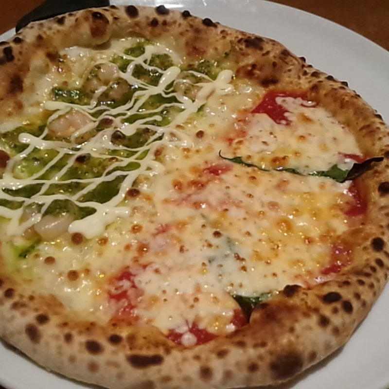 ハーフ＆ハーフ　魚介のバジルトマトソース/マルゲリータ(ボーノボーノ 桐生境野店 )