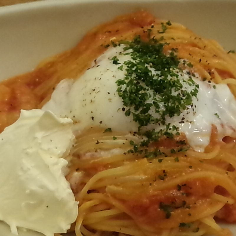 小海老のトマト味マスカルポーネと温玉添え(ワンルームカフェ （one room cafe）)