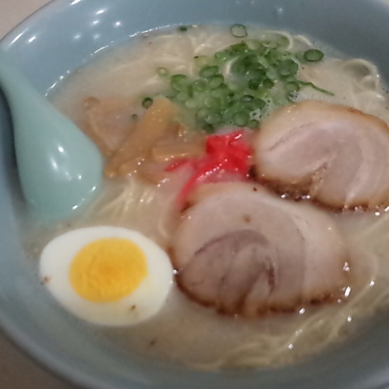 とんこつらーめん(博多屋ラーメン)