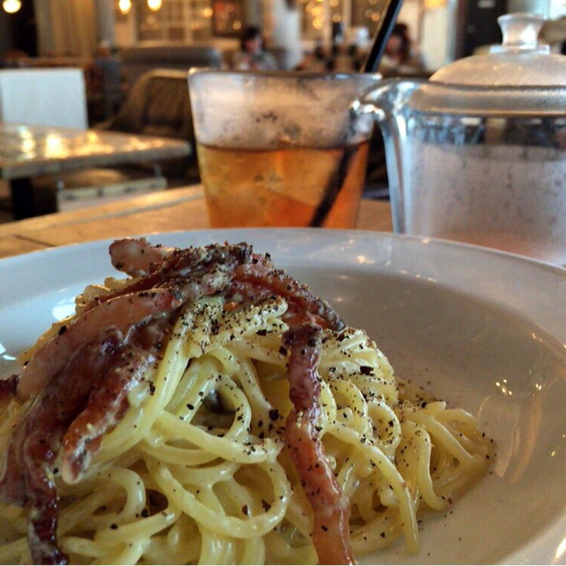 大理石熟成ベーコンのカルボナーラ(and people udagawa)