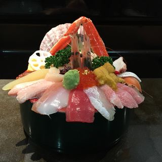海鮮丼 (山さん寿司 本店 )