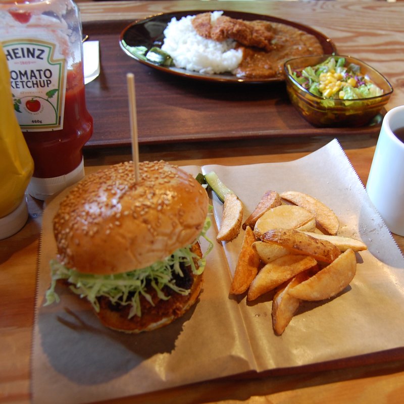 チキンバーガー(マザルバカフェ )