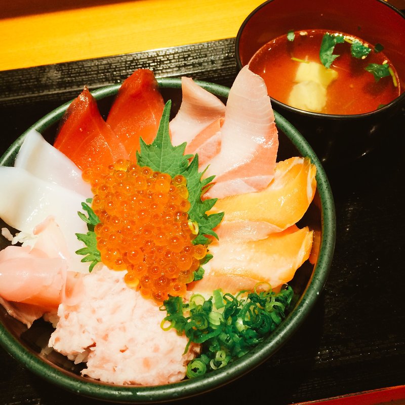 バラエティ丼(築地ととどん 渋谷店)