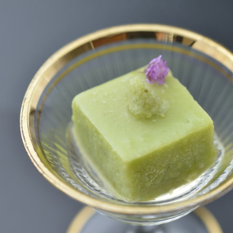 抹茶の押し豆腐(十駕 （じゅうが）)