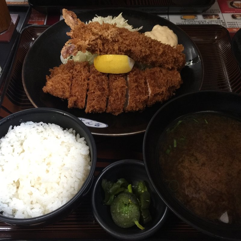 ヒレと大きな海老フライ定食(とんかつ とん吉)