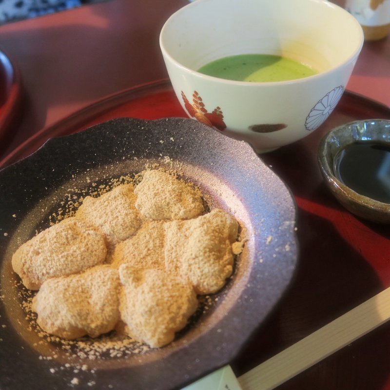 わらび餅と抹茶(ぎをん 小森 （ぎをん こもり）)