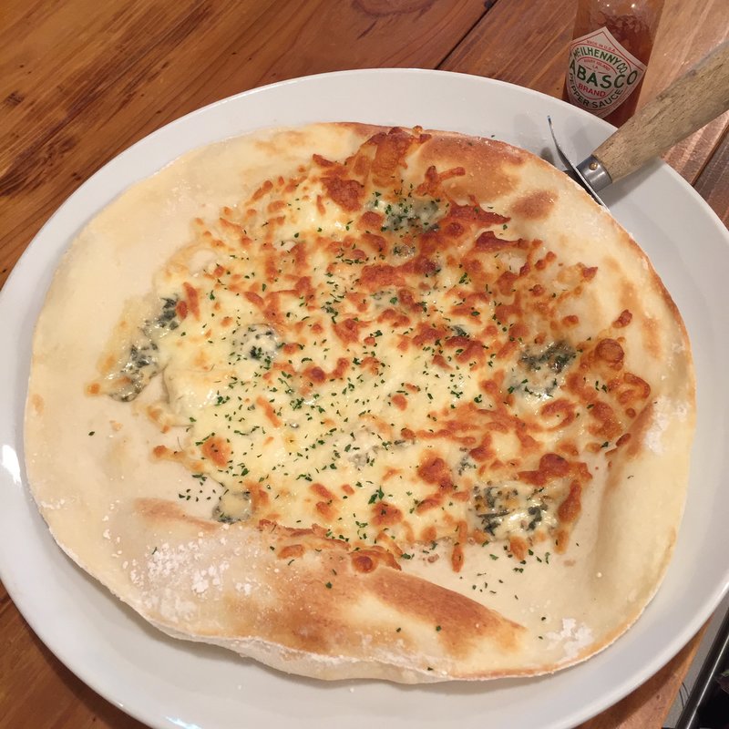 三種のチーズピッツァ(里主 （サトヌシ）)