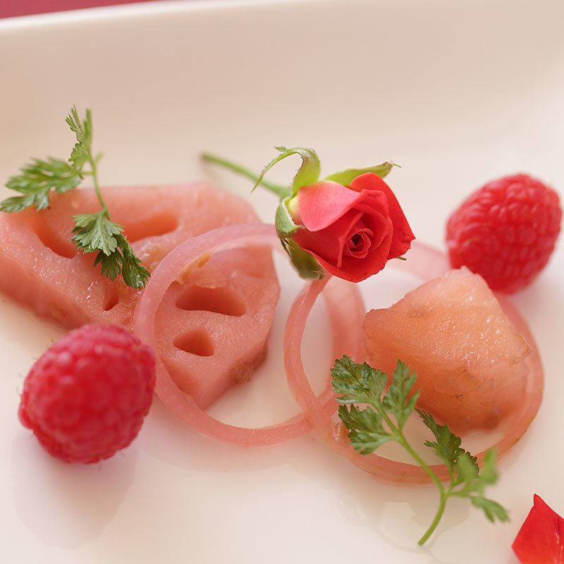 季節野菜の桜漬け(西洋料理　いまとむかし )