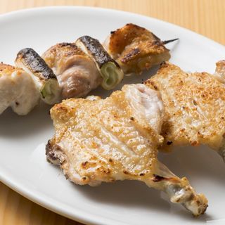 鶏肉の串焼き(しろ （SHIRO）)