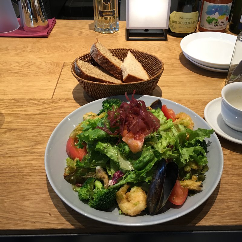 漁師風サラダ(ベーカリー＆レストラン 沢村 新宿)
