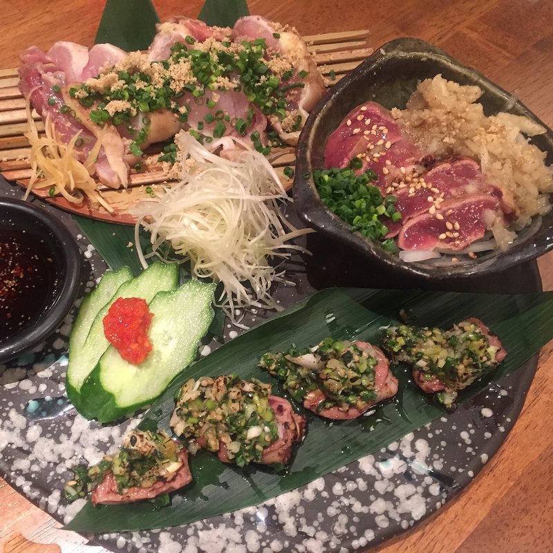 鳥刺し盛り3種(ももや精肉堂 警固店)