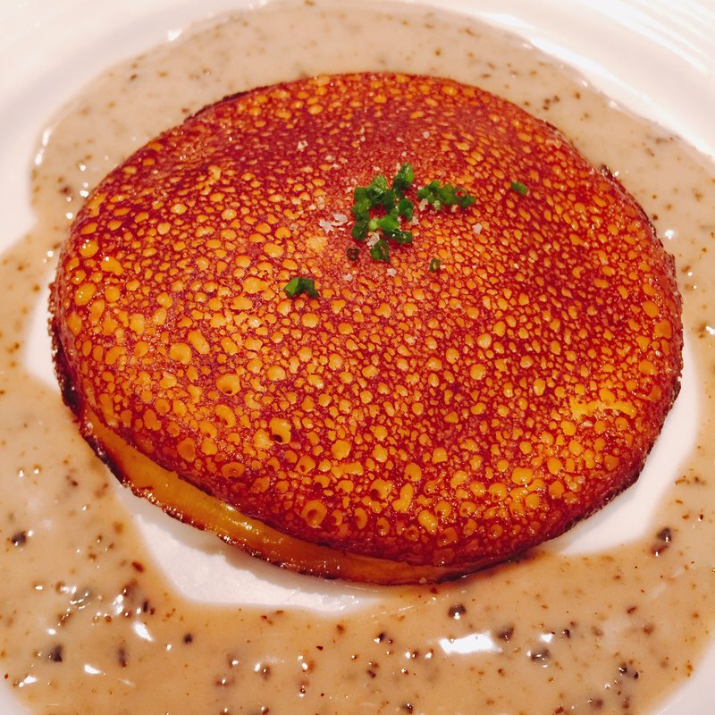 フォアグラのパンケーキ(パリのワイン食堂)