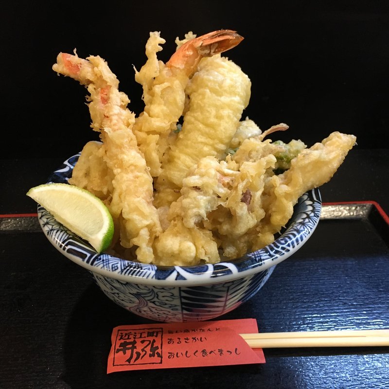 のど黒と穴子と大エビと白エビとズワイガニとほたるイカと春野菜の上塩やぐら天丼(井ノ弥 （いのや）)