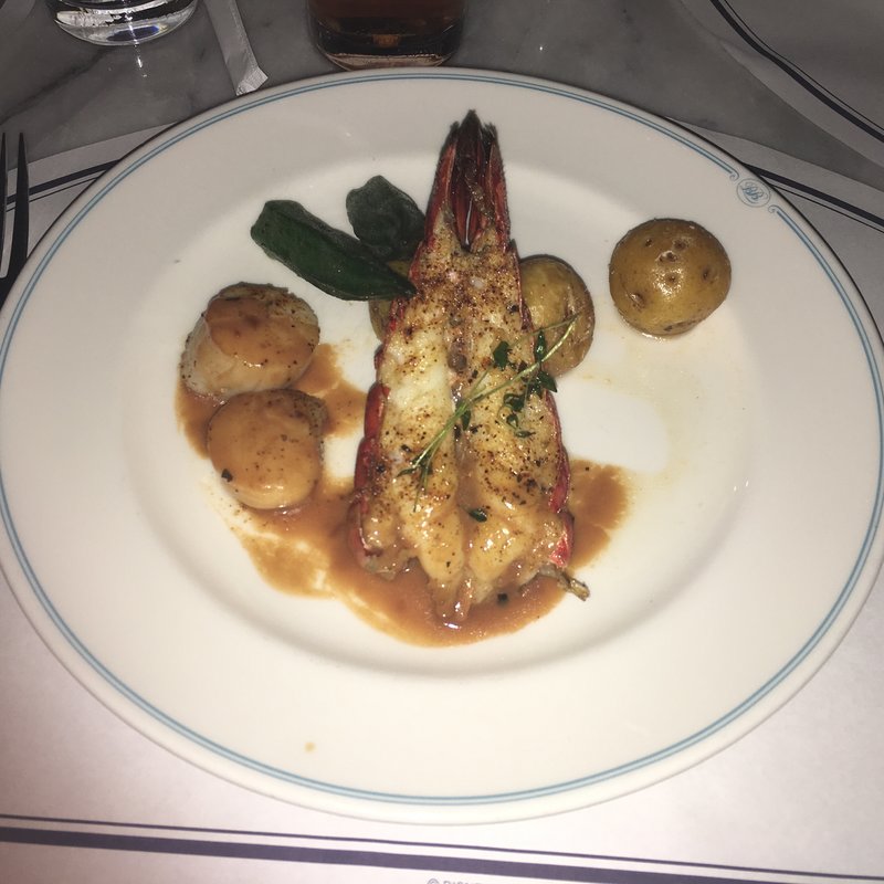 オマールエビと帆立のポワレ アメリケーヌソース(ブルーバイユー・レストラン(ディズニーランド))