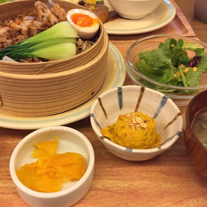 豚の角煮 せいろご飯(atari カフェダイニング)