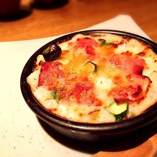 つぶ貝と生ハムのグラタン(高太郎 （こうたろう）)