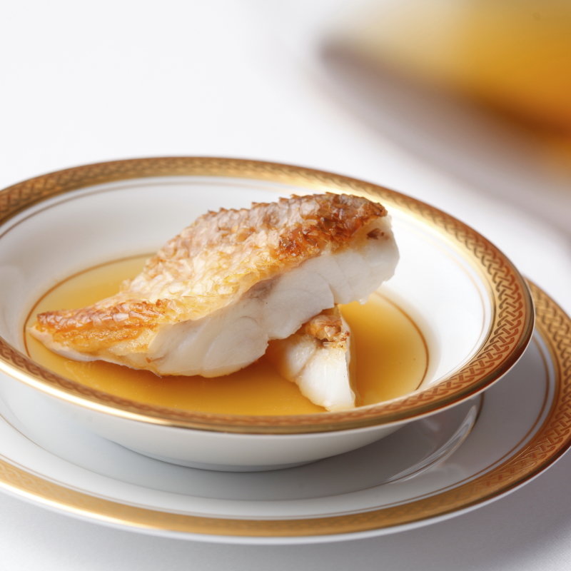 鰆のポワレ(フレンチ マルゴット・エ・バッチャーレ（Margotto e Baciare）西麻布)