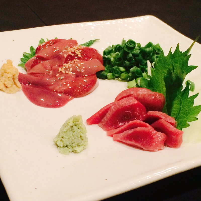 白レバー刺、砂肝刺(炙屋 鉄治郎 （あぶりや・てつじろう）)