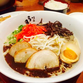 特製 黒ラーメン  980円(うま馬 ヒカリエ店)