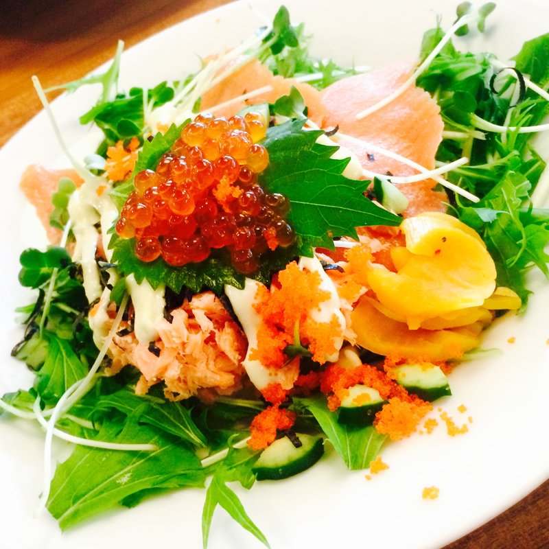 サーモンいくら丼(MOJA in the HOUSE)