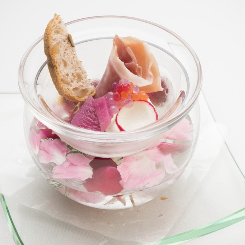 生ハム　桜添え(スカイレストランロンド)