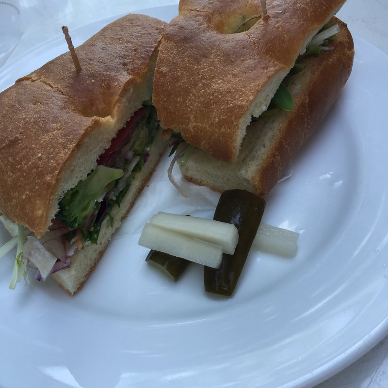 自家製スモークサーモンとサワークリームのサンドウィッチ(樹藝夢（ジュゲム）)