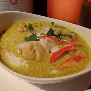 鶏肉グリーンカレー(タイレストラン Smile Thailand （スマイルタイランド）)