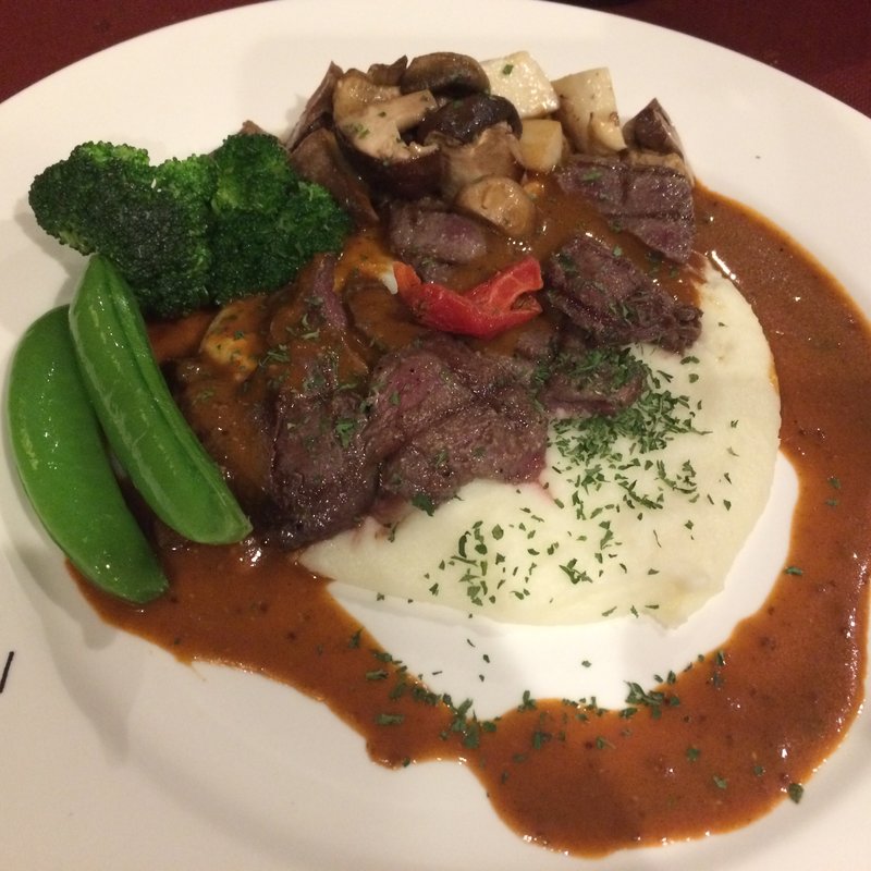 ダチョウフィレ肉のグリエ(chez MACIO)