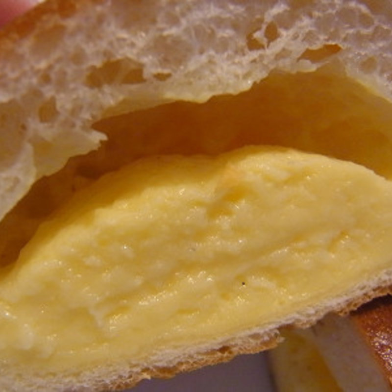 クリームパン(ベーカリーフェーブ)