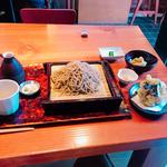 野菜海老貝柱のかき揚げご飯 ＋ せいろ(玄蕎麦 路庵)